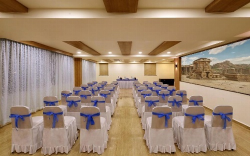 Clarks Inn Hampi image 9